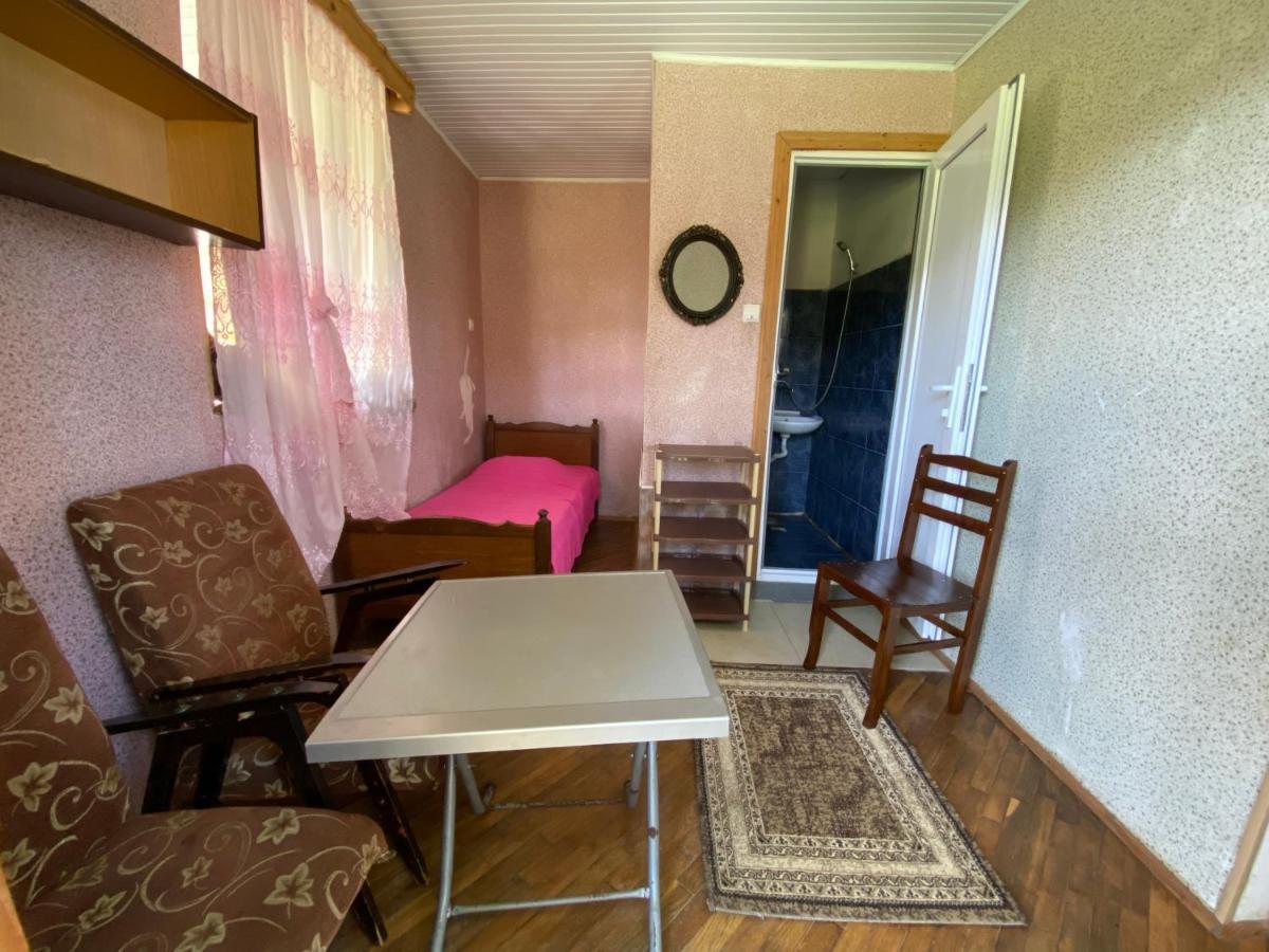 Guest House Mari 乌雷基 外观 照片